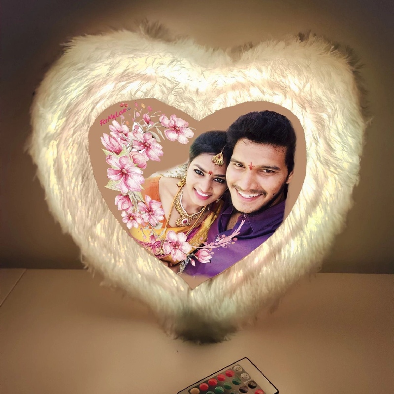 16 LED PILLOW YELLOW LIGHT HEART