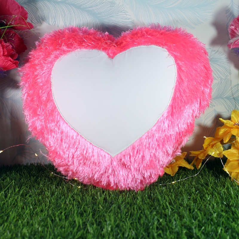 03 FUR PILLOW PINK HEART