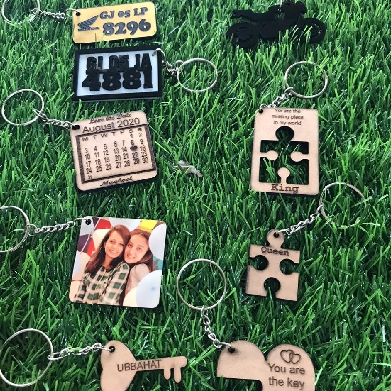 08 SPECIAL CUTTING KEYCHAIN