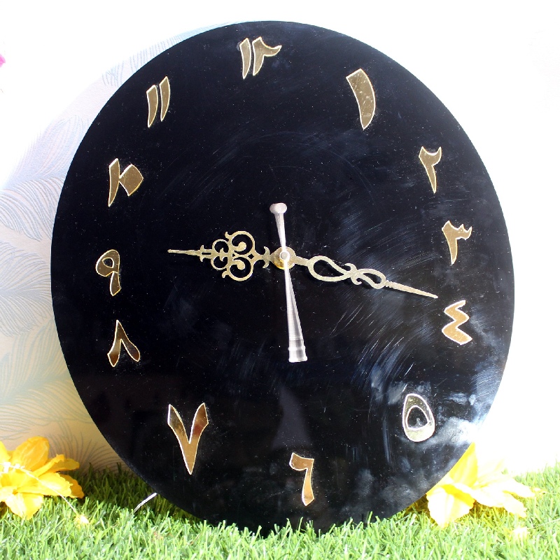 14 PORSNOLISED CLOCK