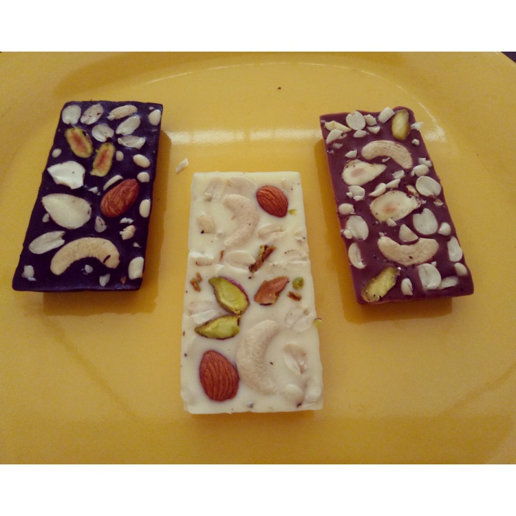 Nuts Bar (Dark, Milk & White each one piece)