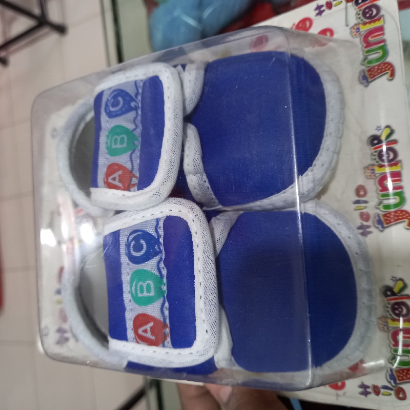Baby shoes small