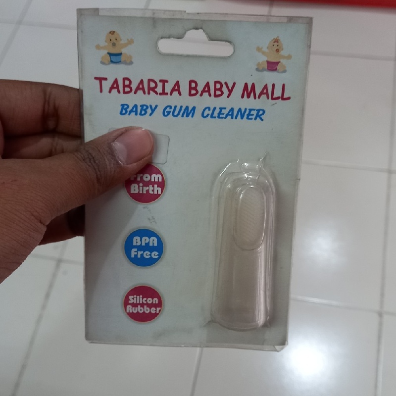 Baby gum cleaner