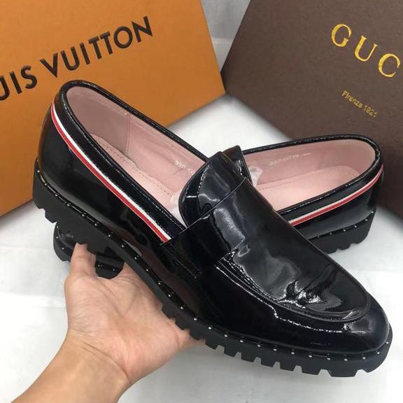 LV DESIGNED PATENT LEATHER FOOTWEAR