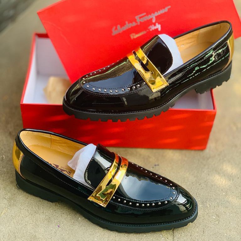 GOLDEN DESIGNED PATENT LEATHER FOOTWEAR