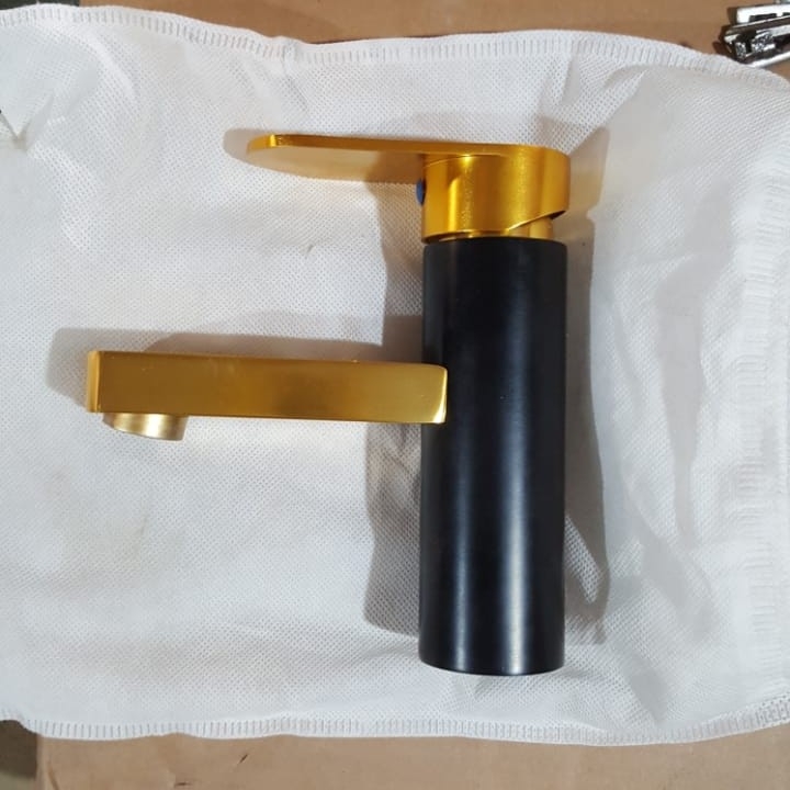 BASIN MIXTURE LEVER GOLDEN BLACK