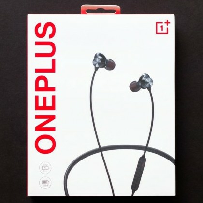 Earphone 1+ Box হেডফোন