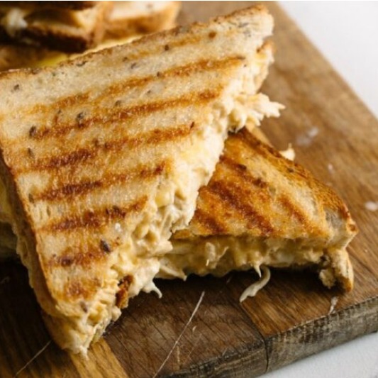 CHICKEN CHEESE SANDWICH