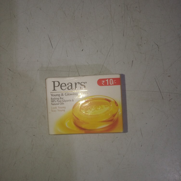 Pears ₹10
