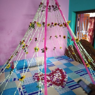 Bed decoration with Flowers